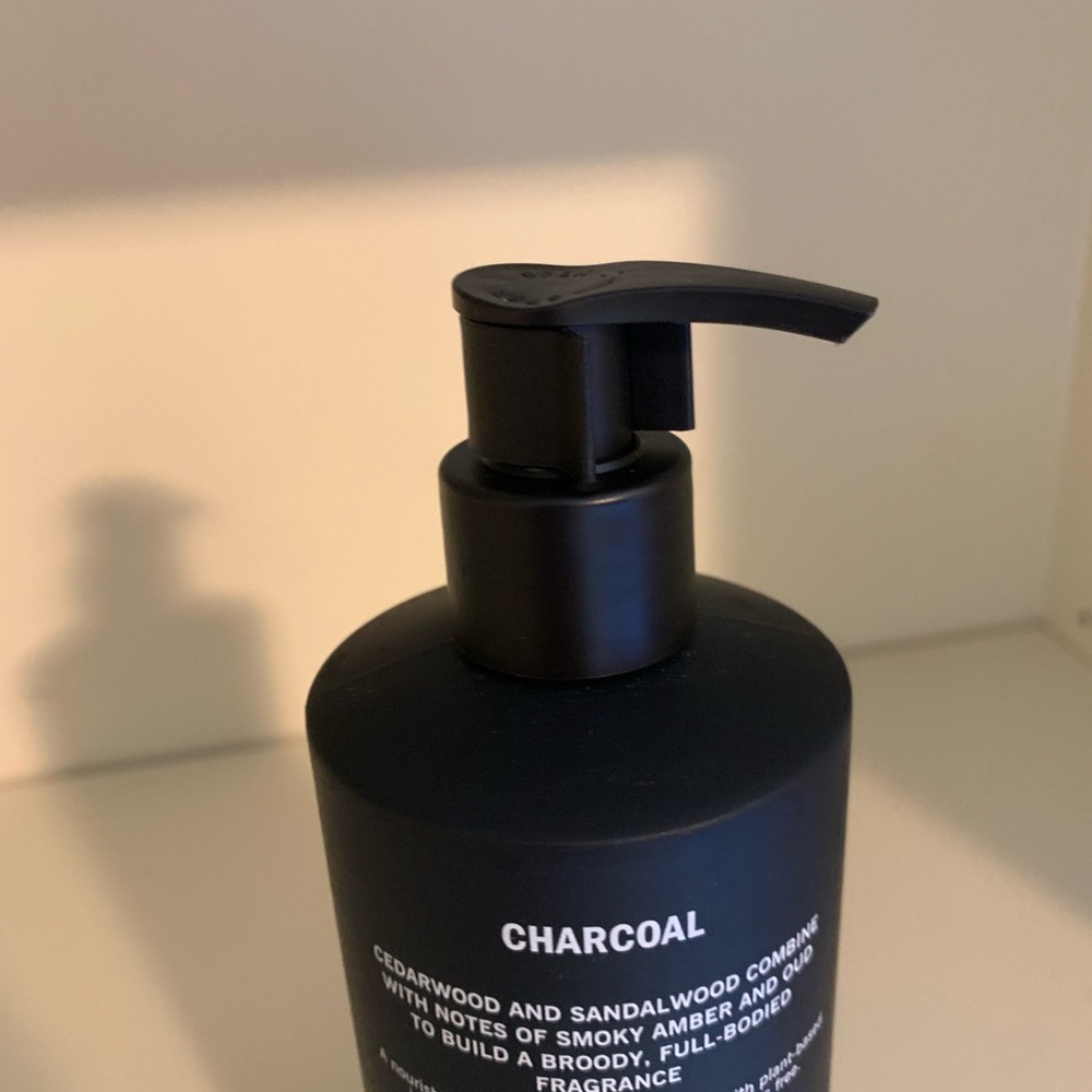 Brand-New APOTHEKE Charcoal Plant-Based Lotion - Picture 5 of 5